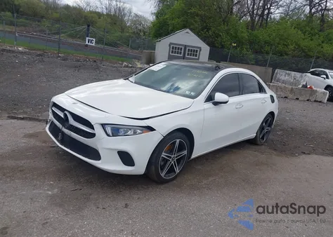 2019 Mercedes-Benz A 220 4Matic из США, поврежденный, VIN WDD3G4FB1KW030381